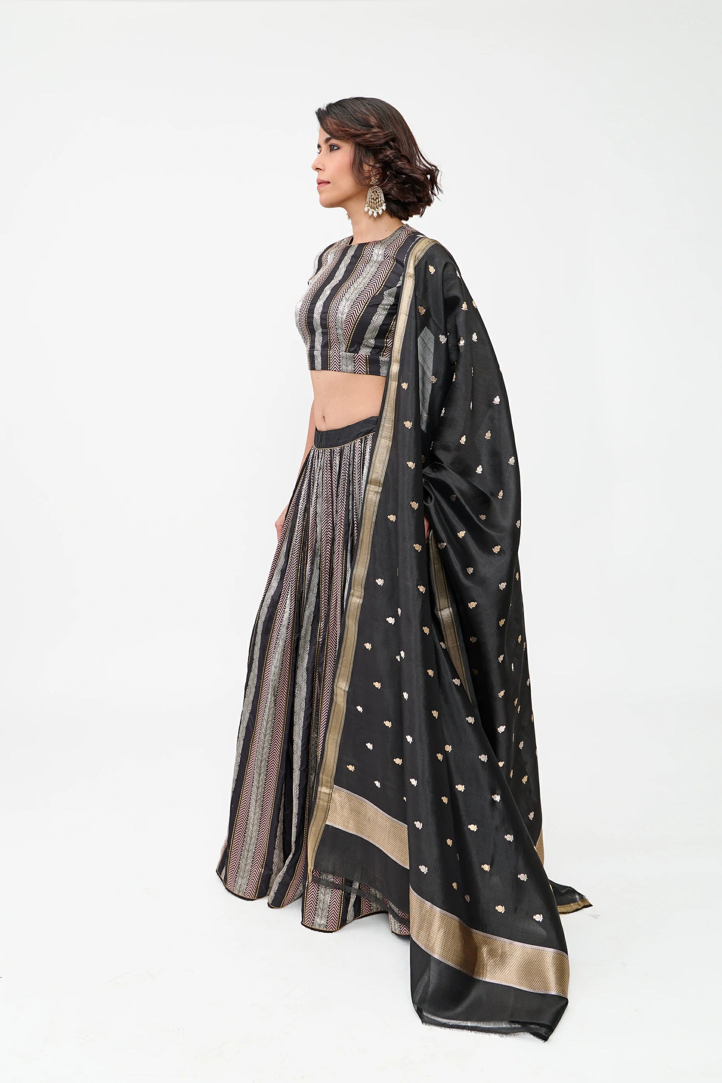 Dhari Lehenga