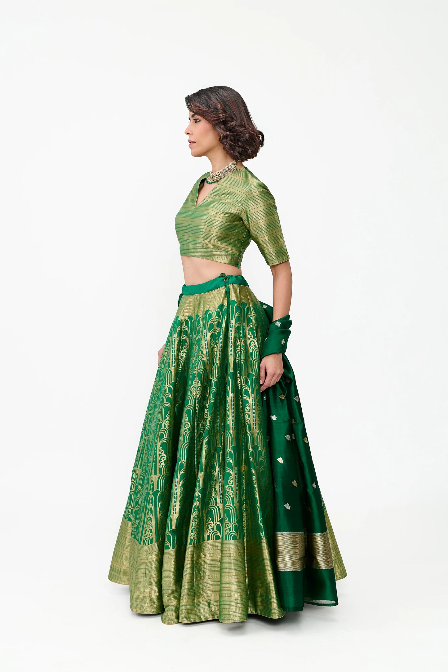 Aatishi Lehenga