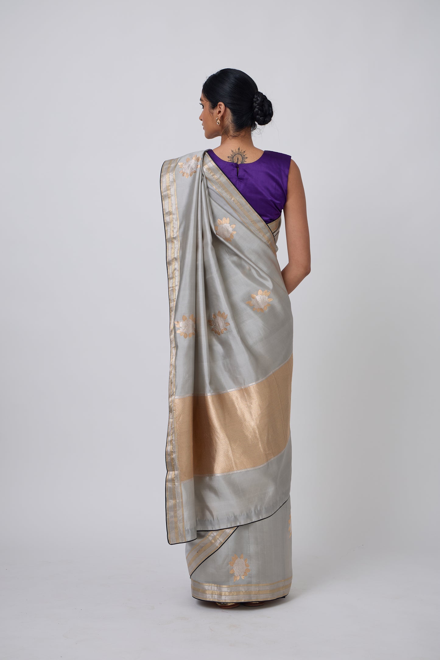 Booti - Grey Silk Saree