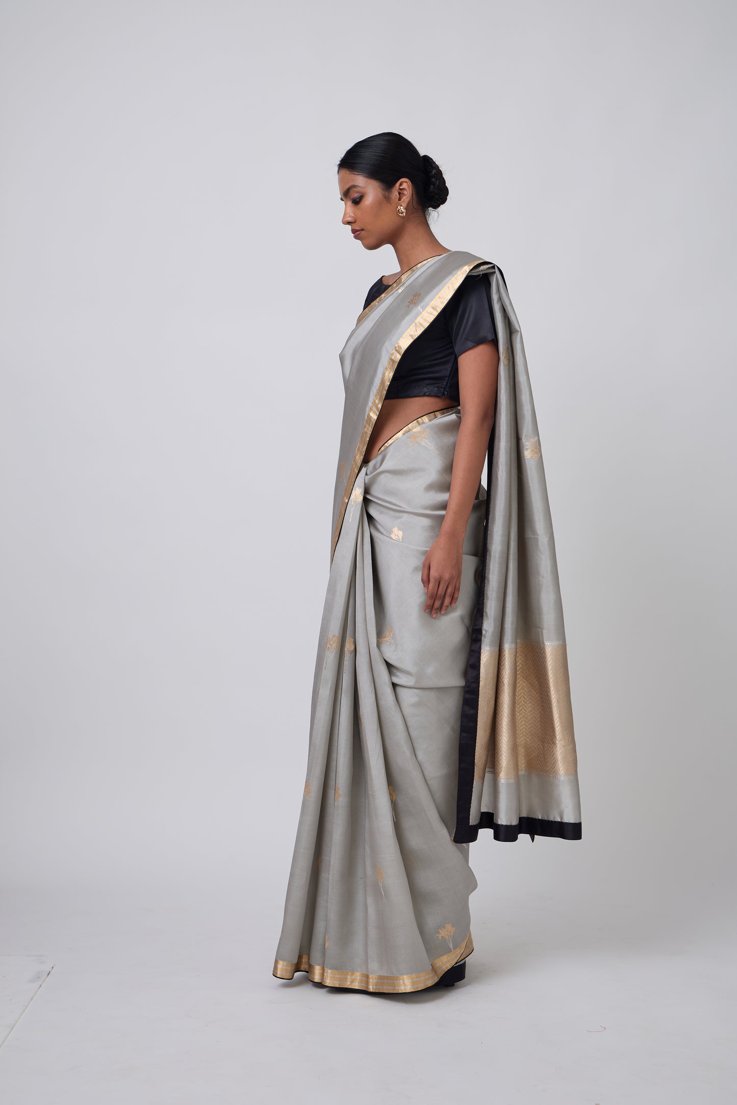 Booti - Grey Silk Saree