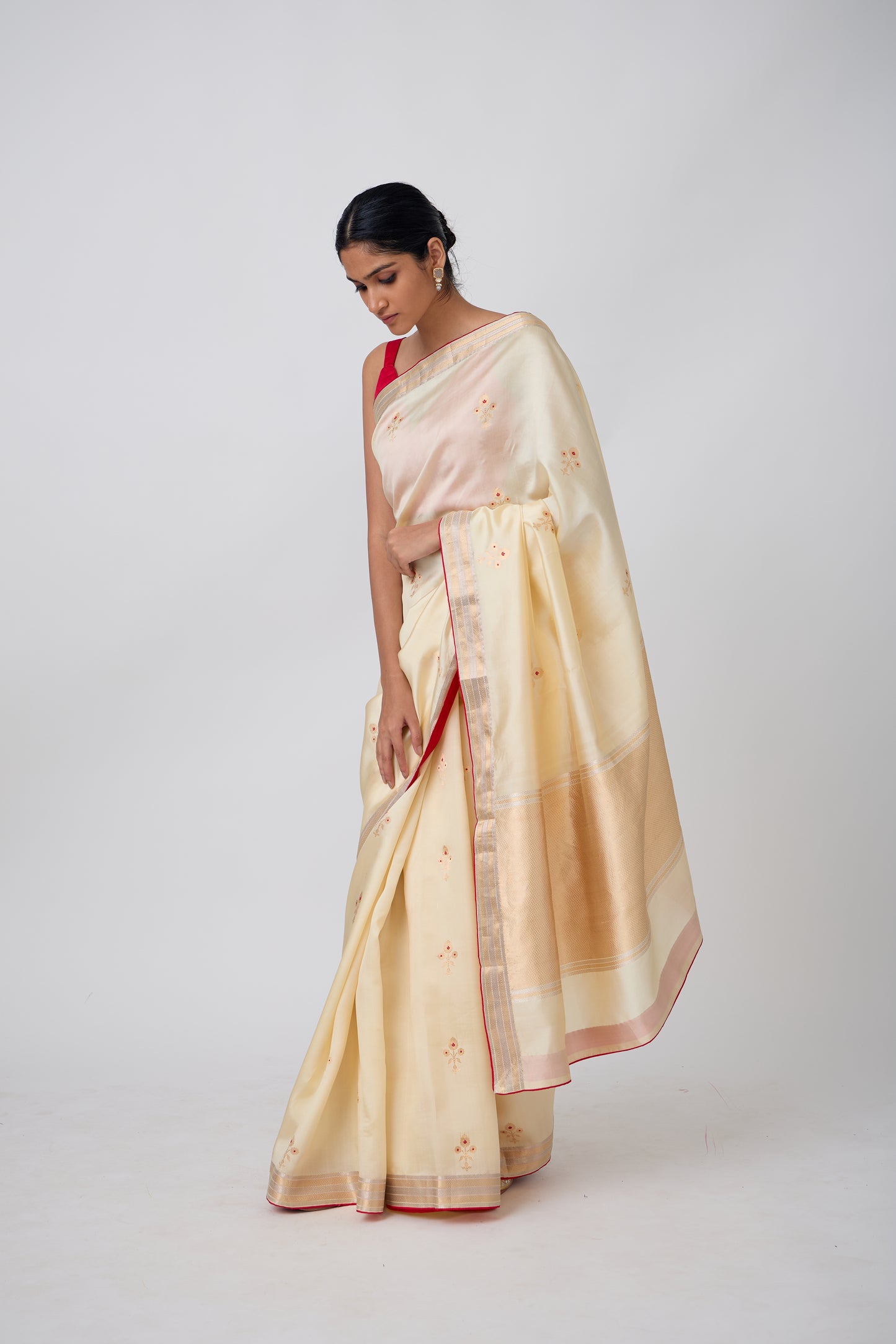 Booti - Beige Silk Saree