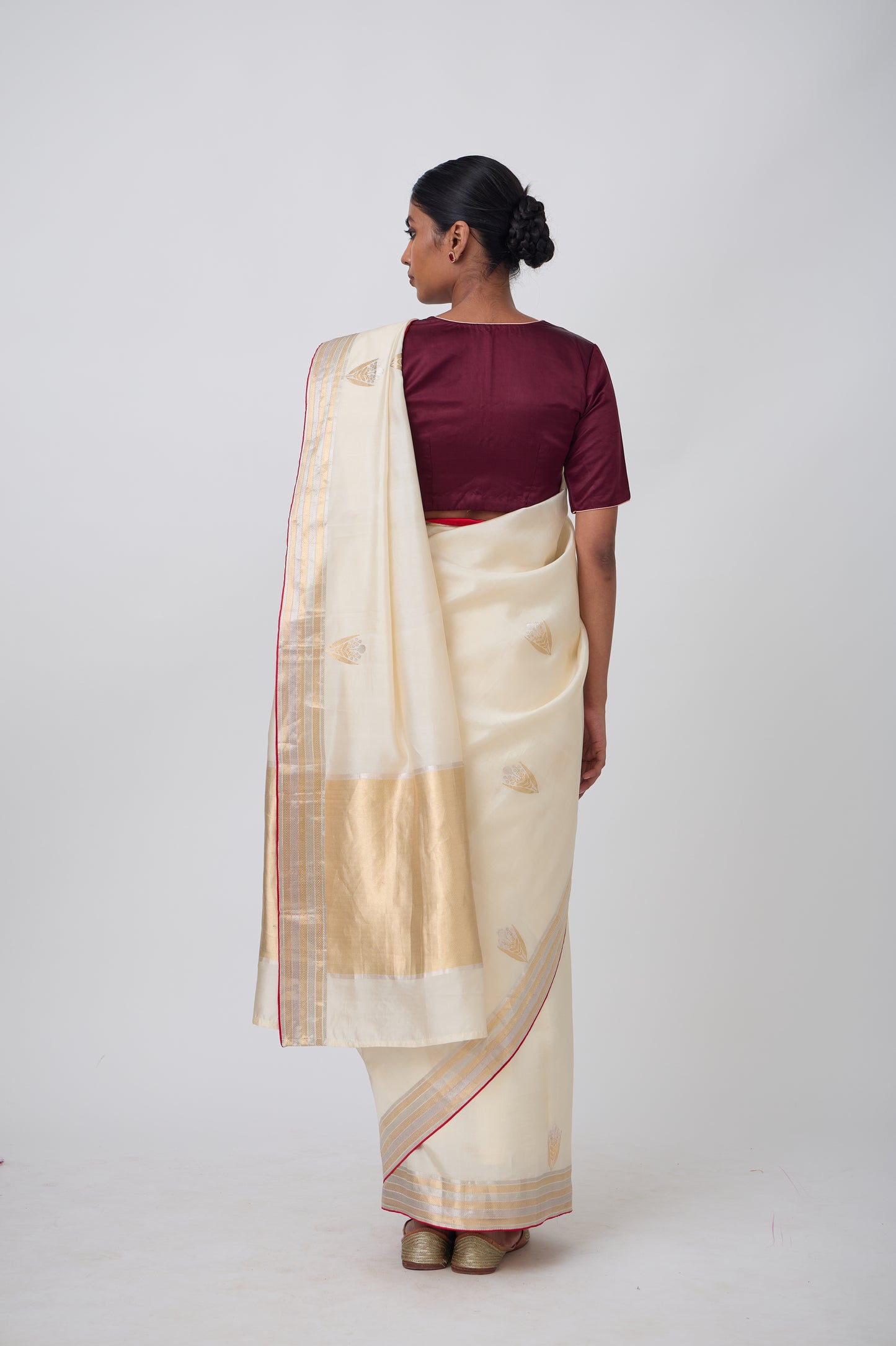Booti - Beige Silk Saree