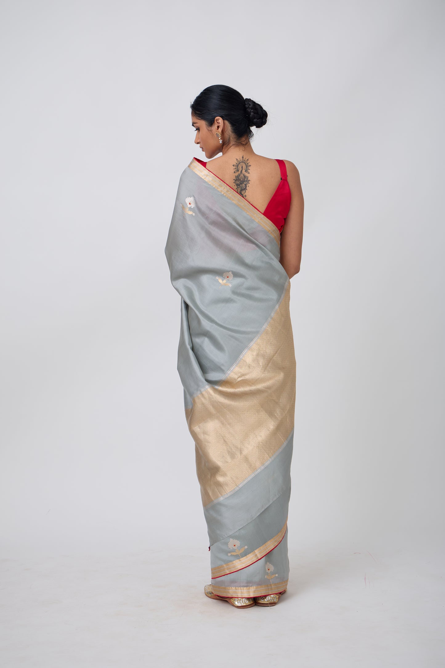Booti -Grey Silk Saree