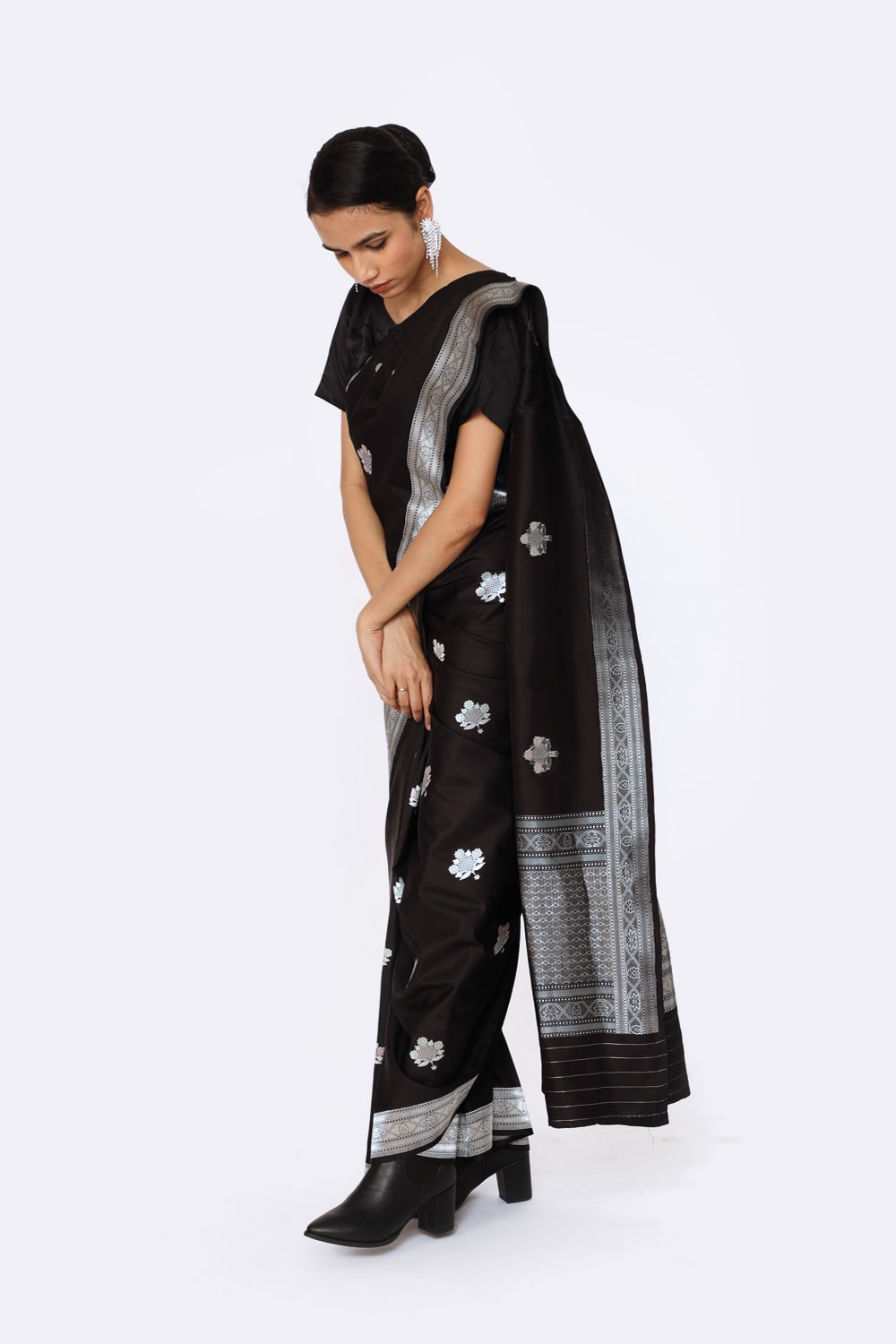 WANYA - Black Saree