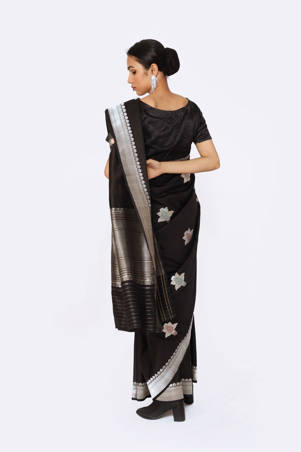 WANYA - Black Saree