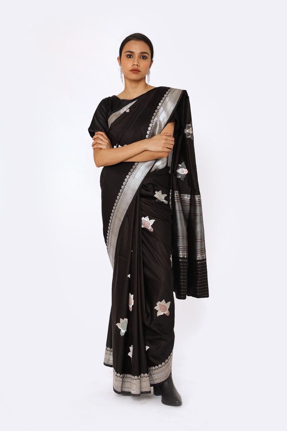 TARANEE - Black Saree