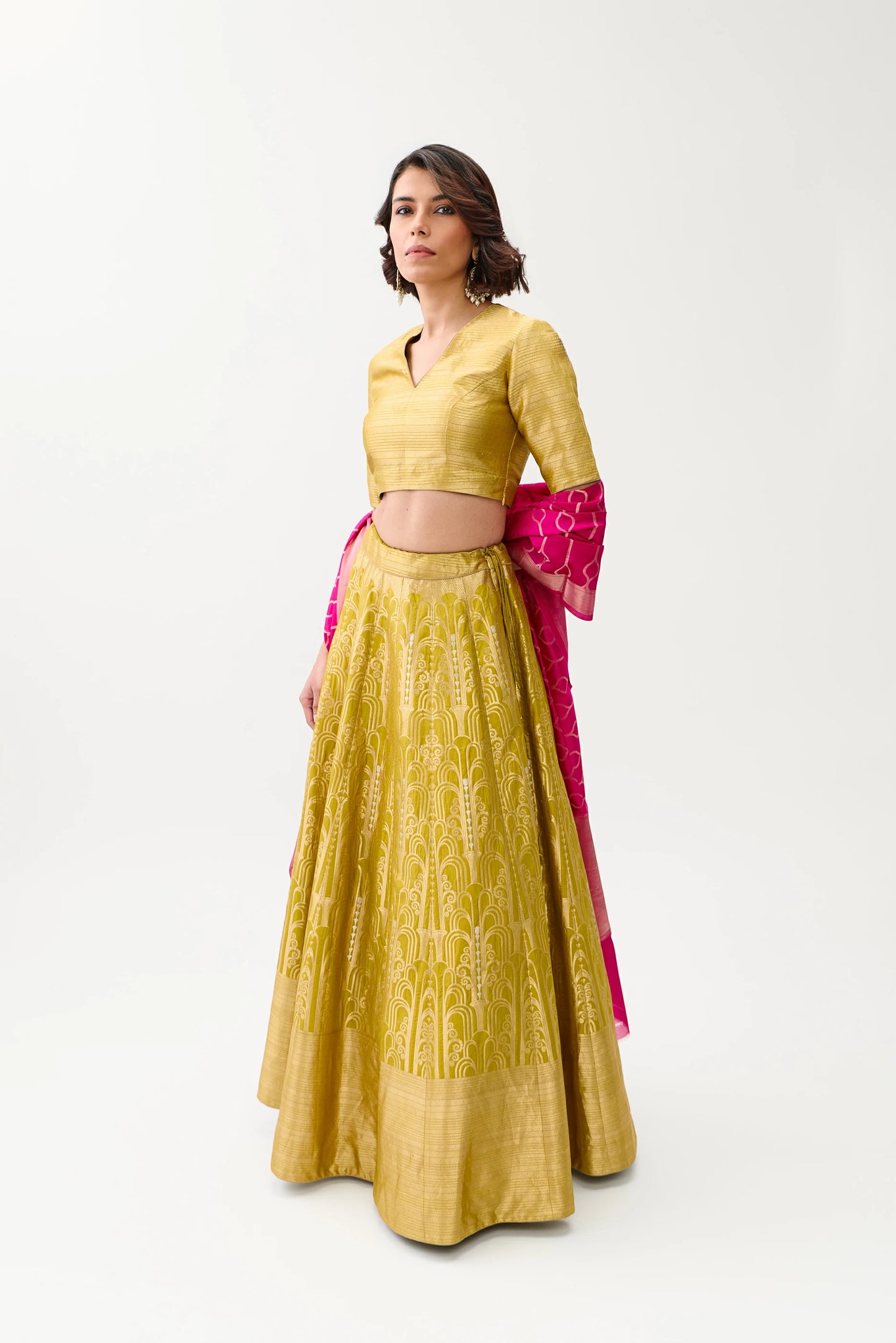 Aatishi Lehenga