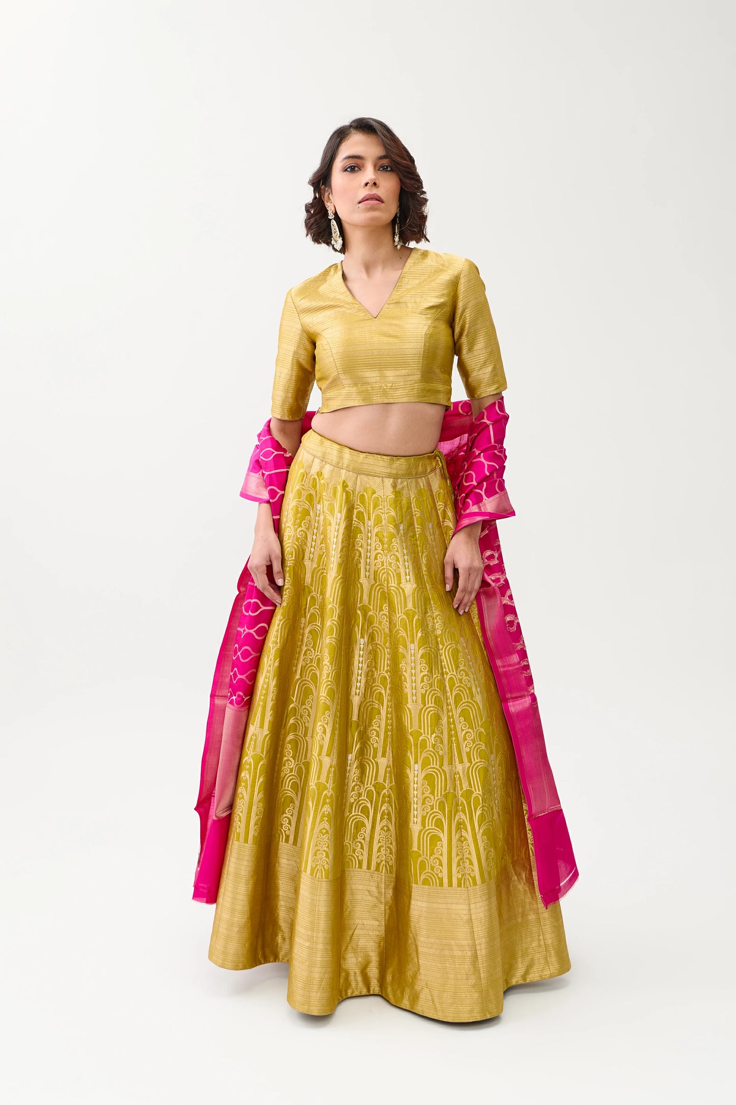 Aatishi Lehenga
