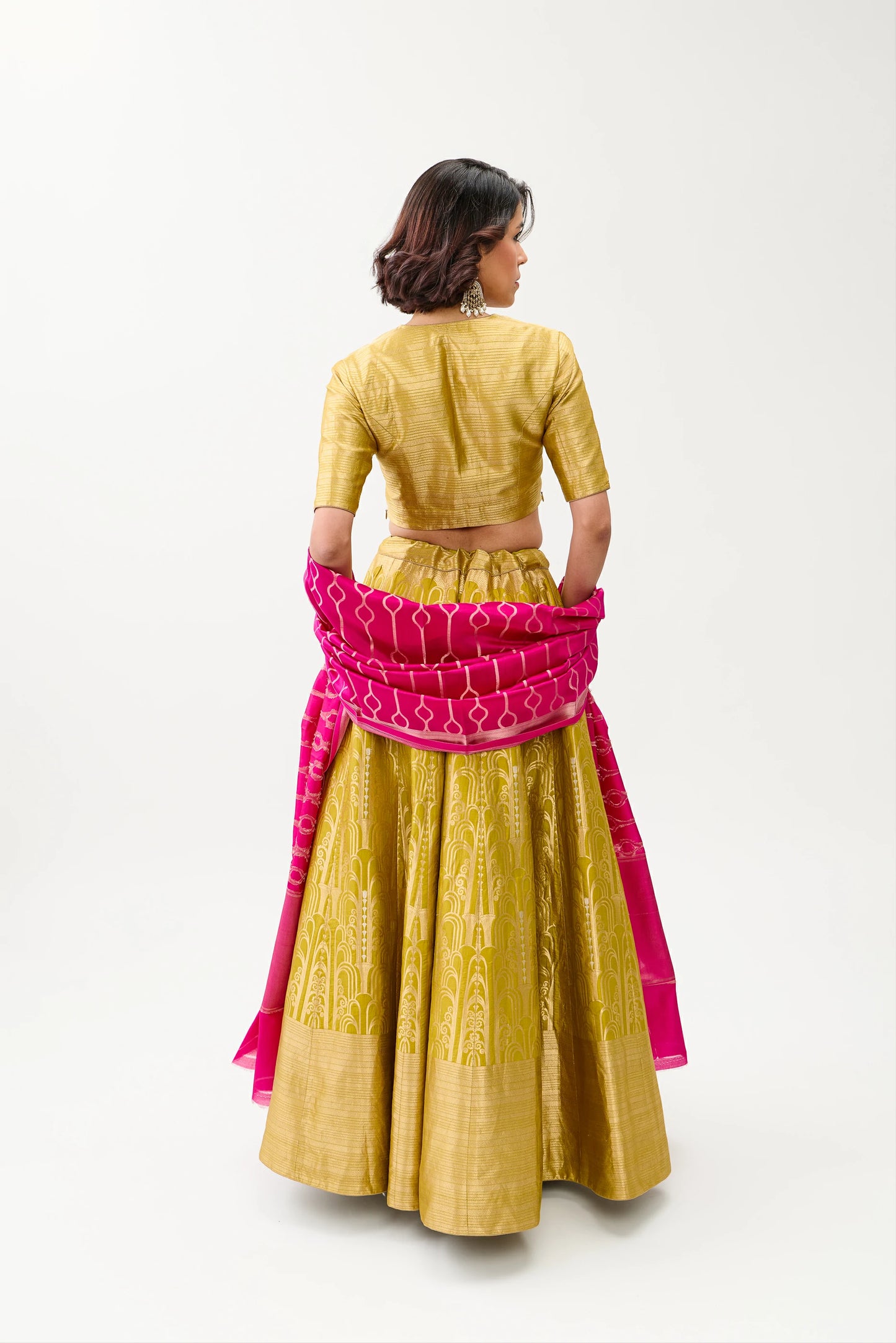 Aatishi Lehenga