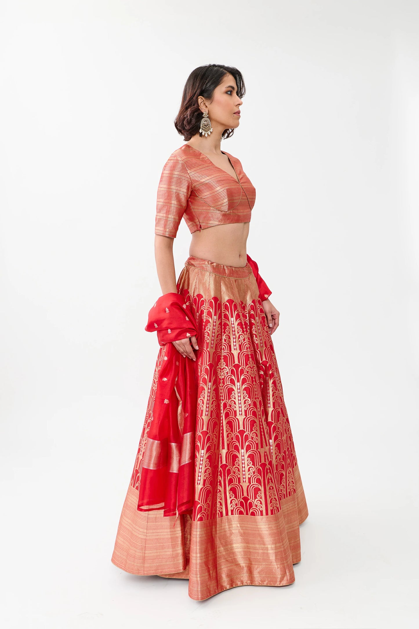 Aatishi Lehenga