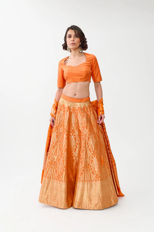Aatishi Lehenga