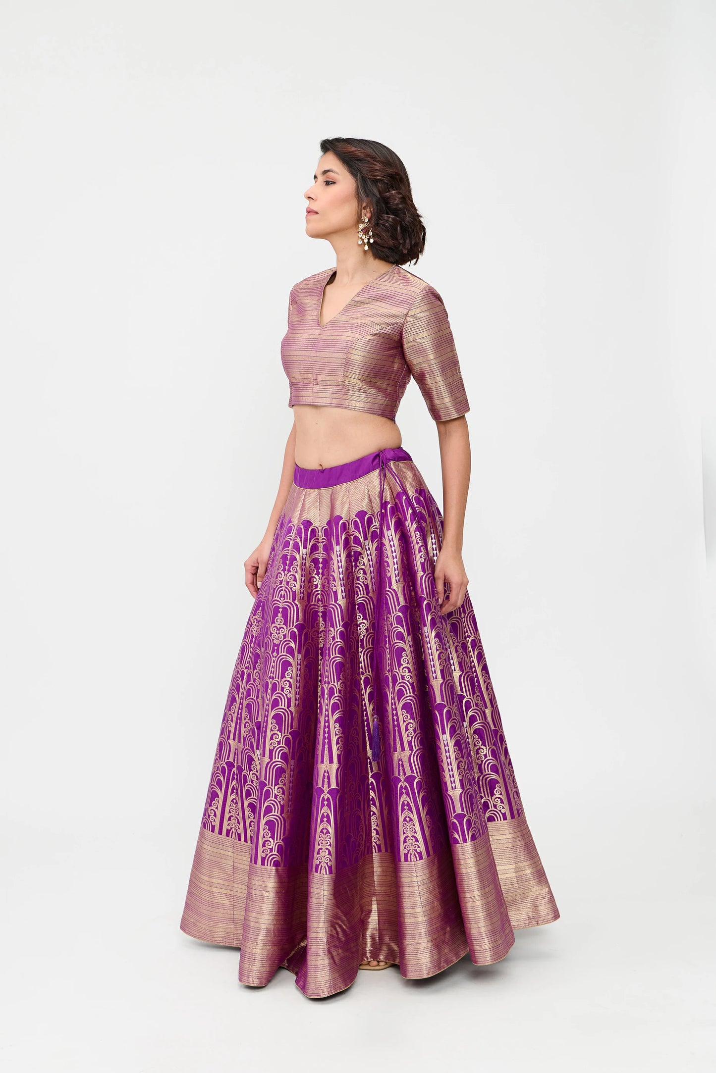 Aatishi Lehenga