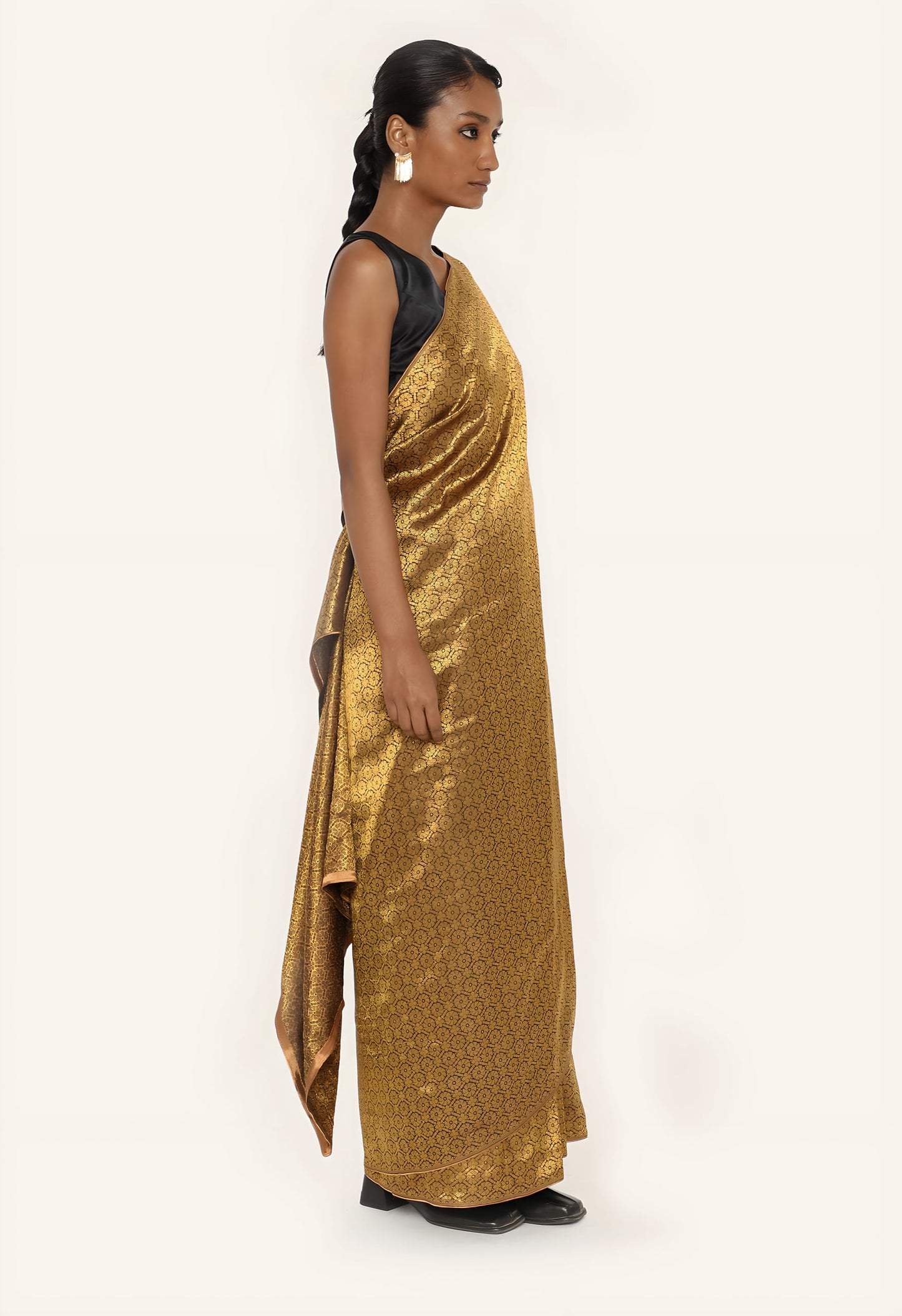 Dhari – Chakra booti Saree