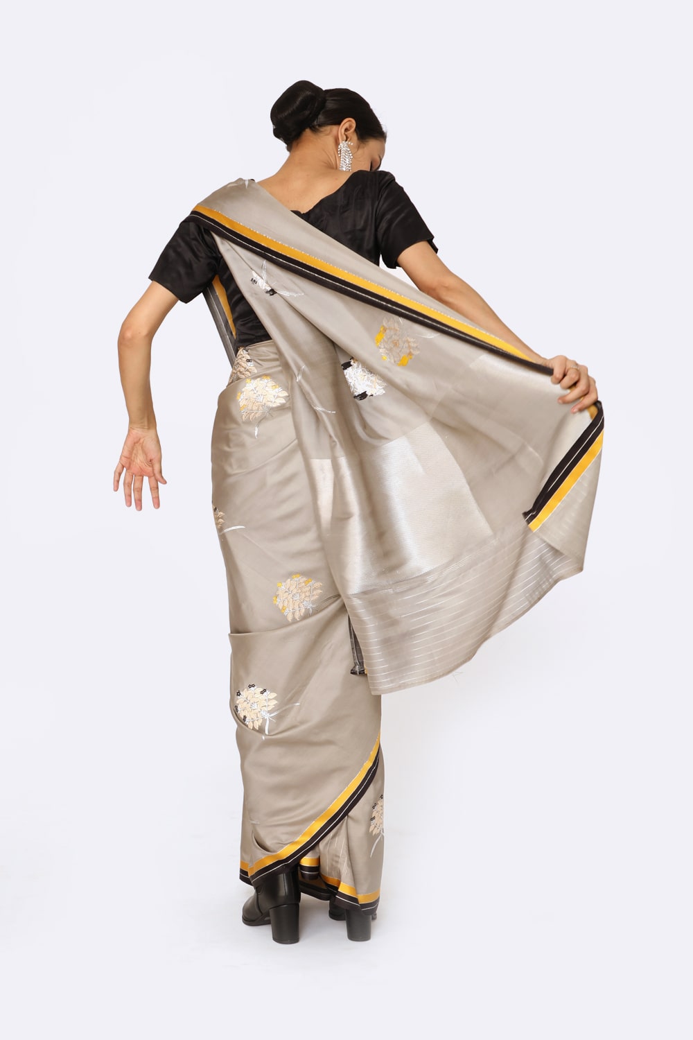 PRACHEE- Mud Gray Saree