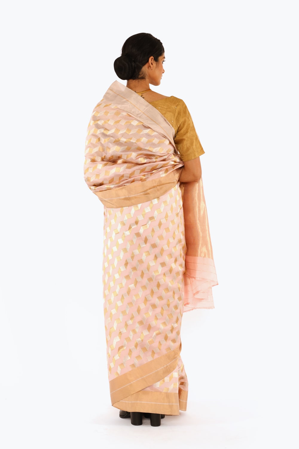 Itta - Peach Saree