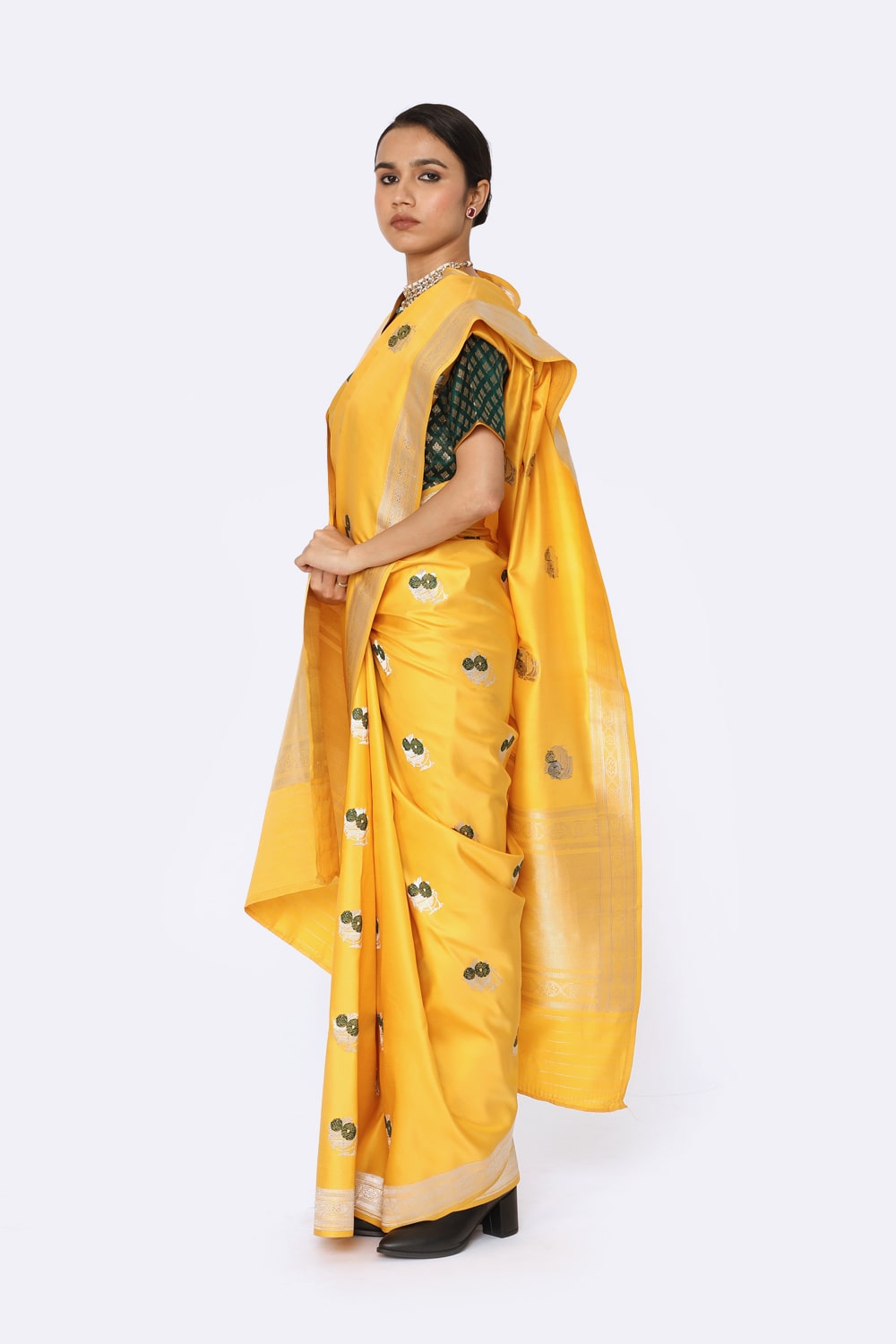 PALLAVI - Mustard Saree