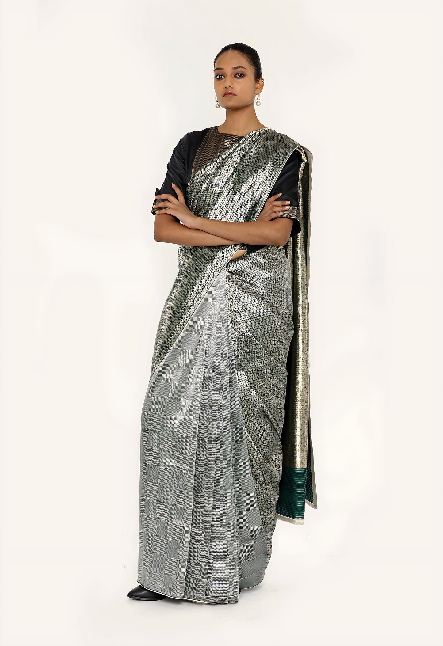 Dhari - Polka Dana Saree